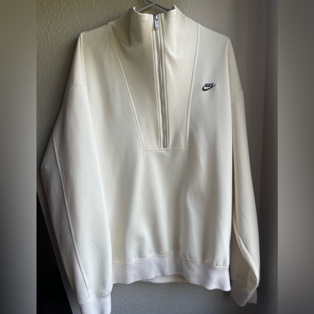 Nike cream half zip sweatshirt with High Collar.